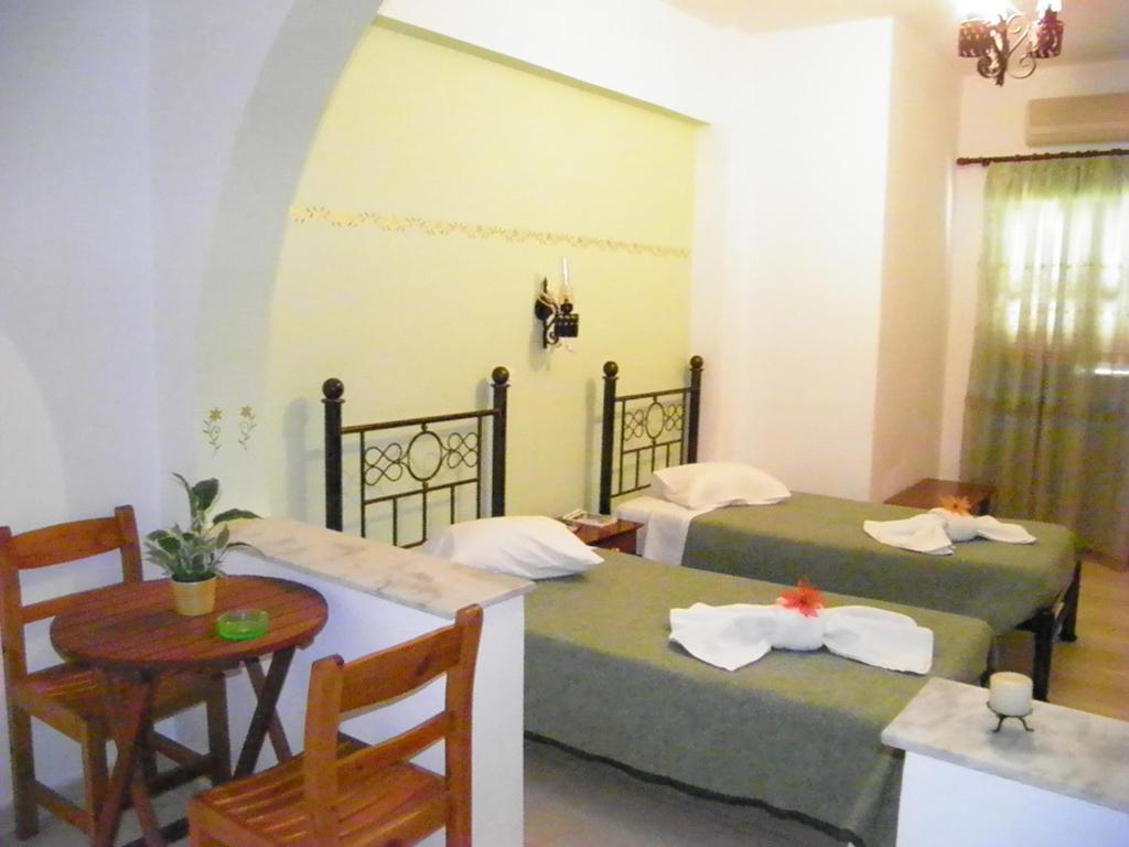 Mirsini Pansion Otel Karterados  Oda fotoğraf