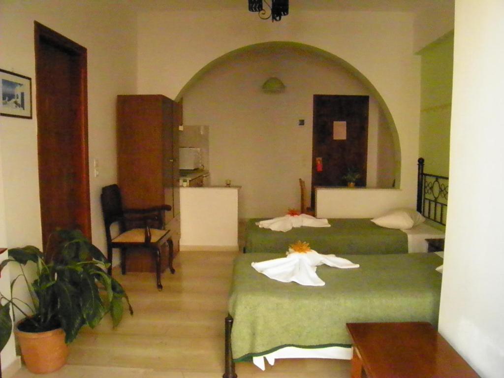 Mirsini Pansion Otel Karterados  Oda fotoğraf